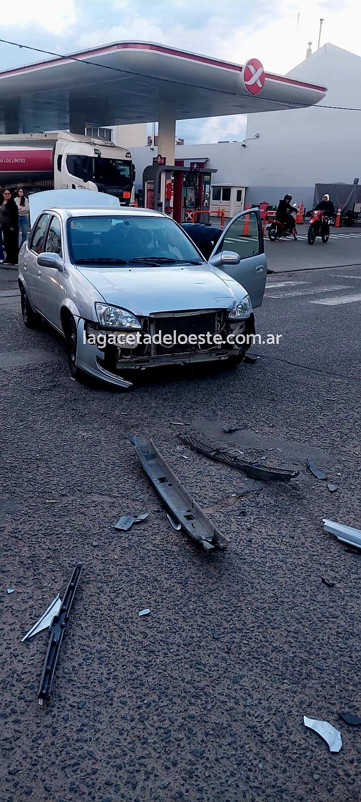 Violenta colisión en avenida Sarmiento y Las Heras