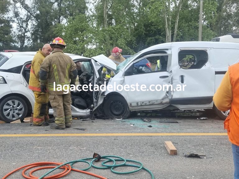 Trágico choque frontal en la Ruta Nacional 5: Una mujer falleció