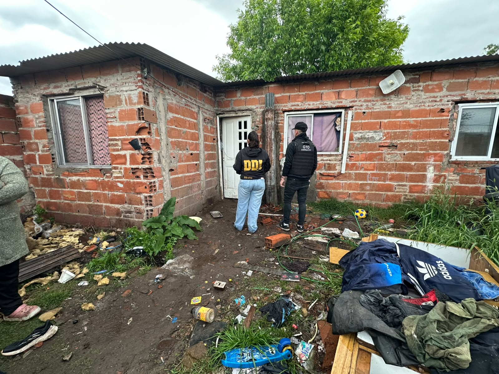 Allanamiento por el robo a una carnicería. Un menor de 17 años quedó imputado en dos hechos