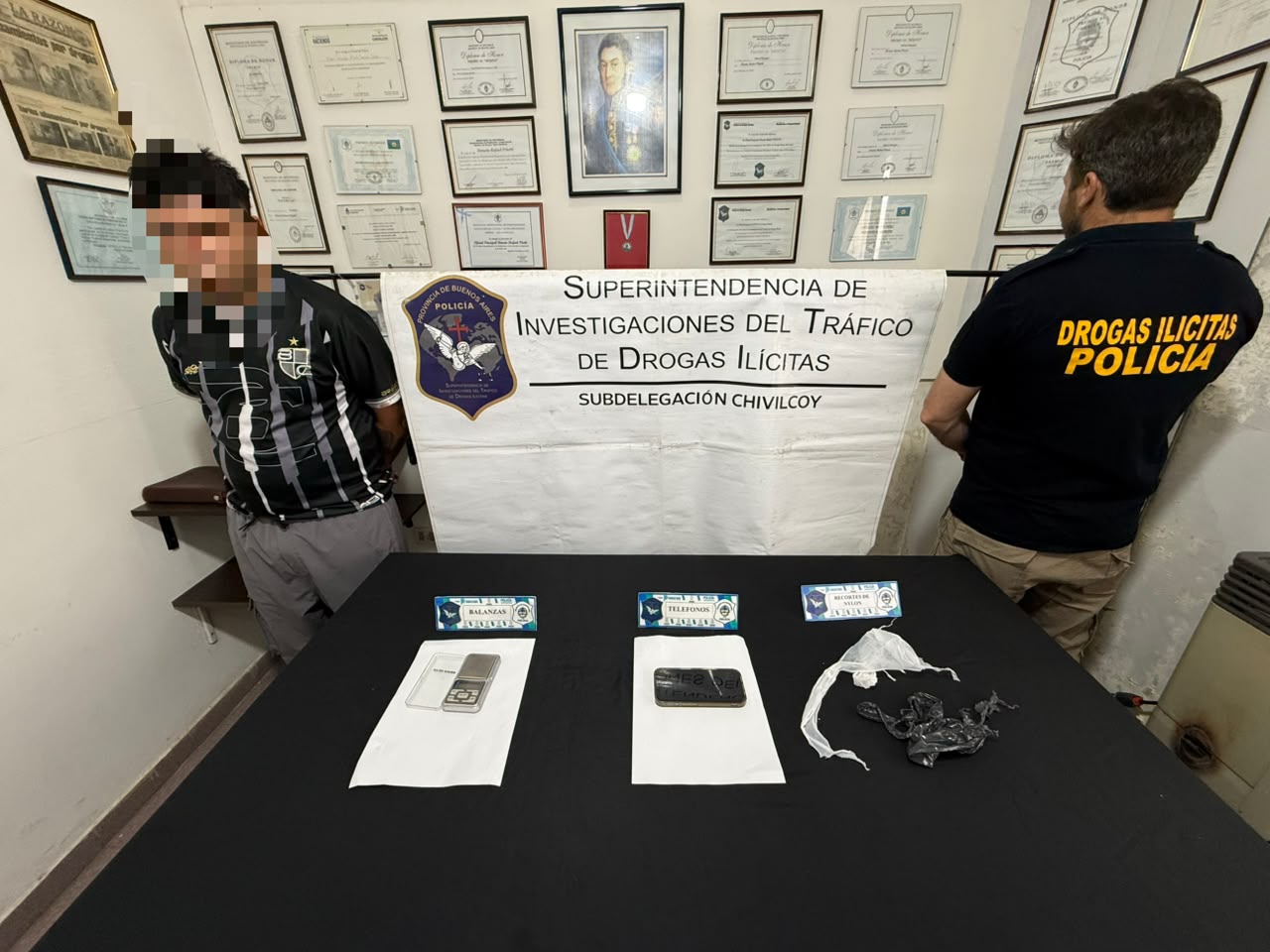 Allanamientos en Bragado: un detenido que se resistió intentando arrebatar el arma a un efectivo
